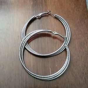 Hoop earings